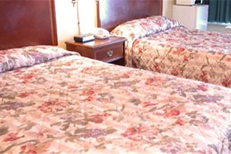 Americas Best Inn Birmingham Airport Hotel Room photo