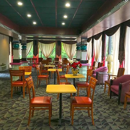Americas Best Inn Birmingham Airport Hotel Interior photo