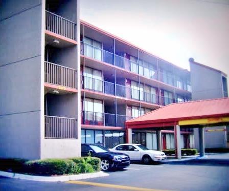 Americas Best Inn Birmingham Airport Hotel Exterior photo